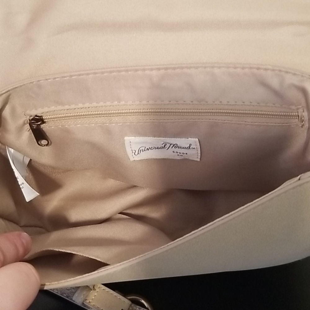 Universal Thread Purse - Picture 3 of 3